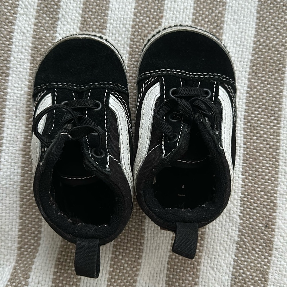 Vans crib shoe soft sole size 4